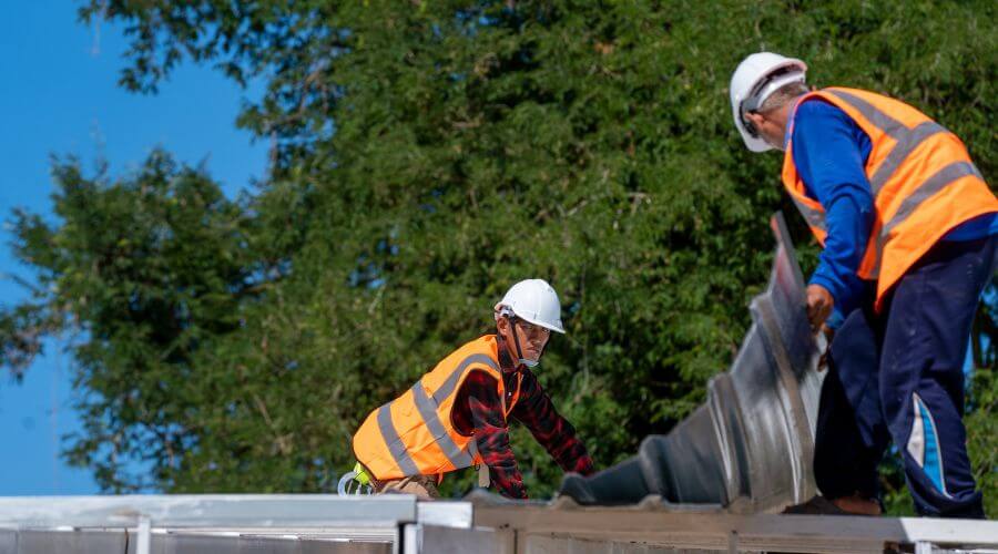 Expert Emergency Roof Repairs services in Hunter, ND